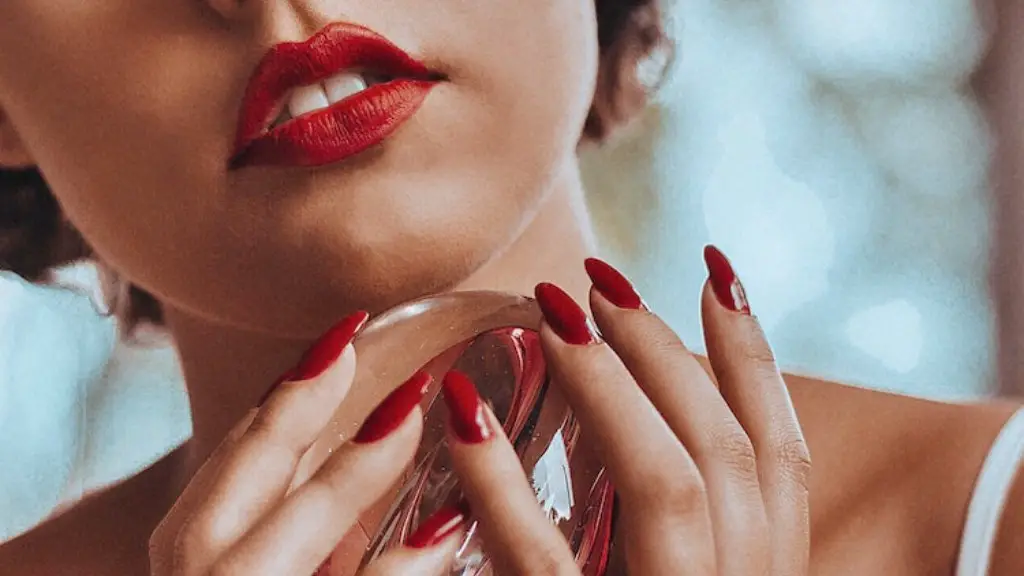 What are the advantages of a mistress?